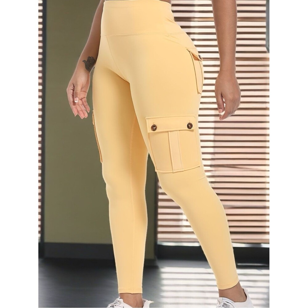 Women’s High-Waist Cargo Pocket Leggings - Yellow size small